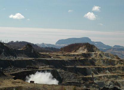 Prin Roșia Montană stânga-dreapta, înăuntru și pe-afară